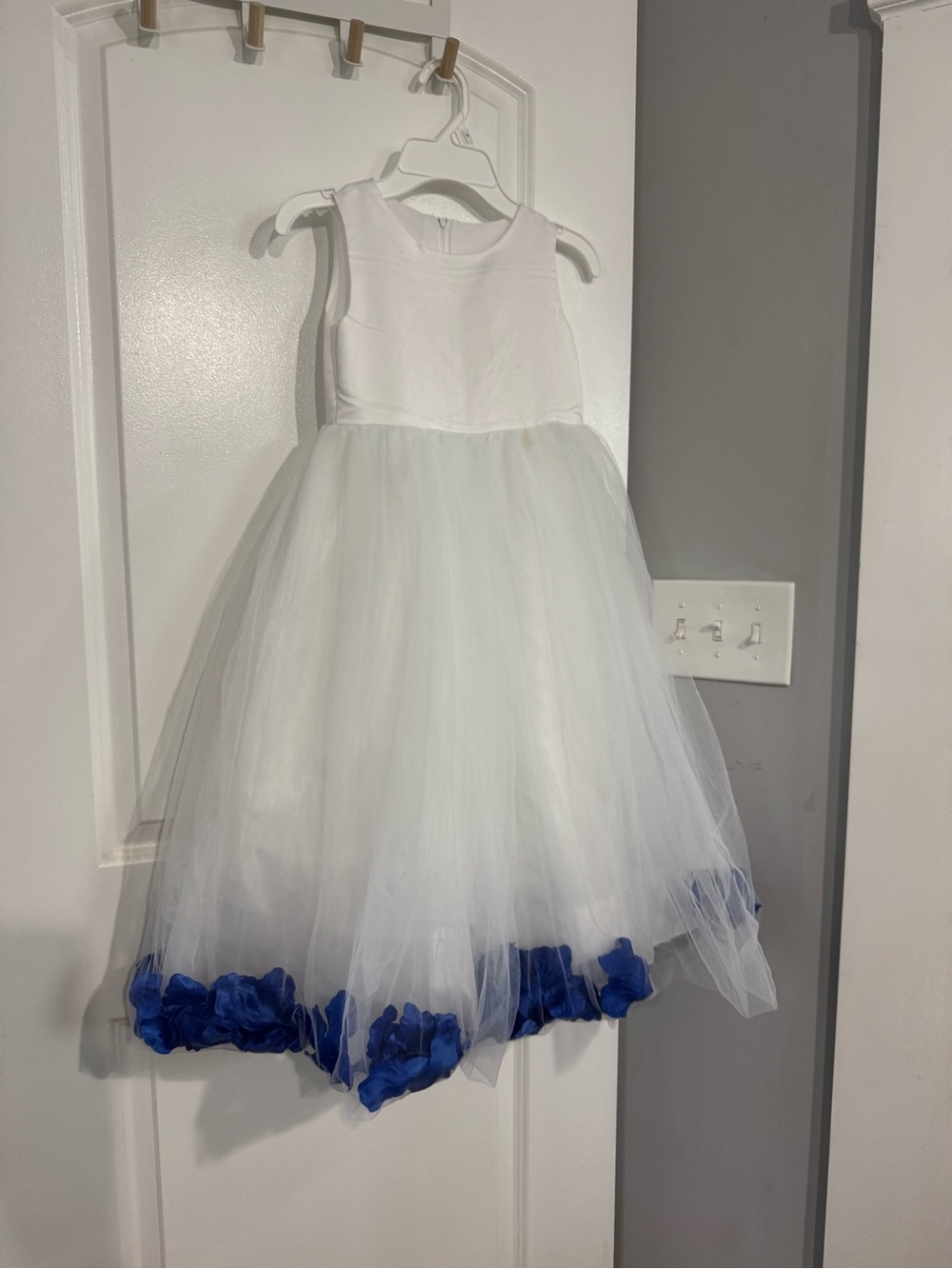 White and Royal Blue Flower Hem Tulle Kids Costume Dress size 8